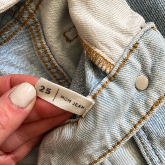Pacsun Two Toned Light Wash Mom Jean - Picture 7 of 11